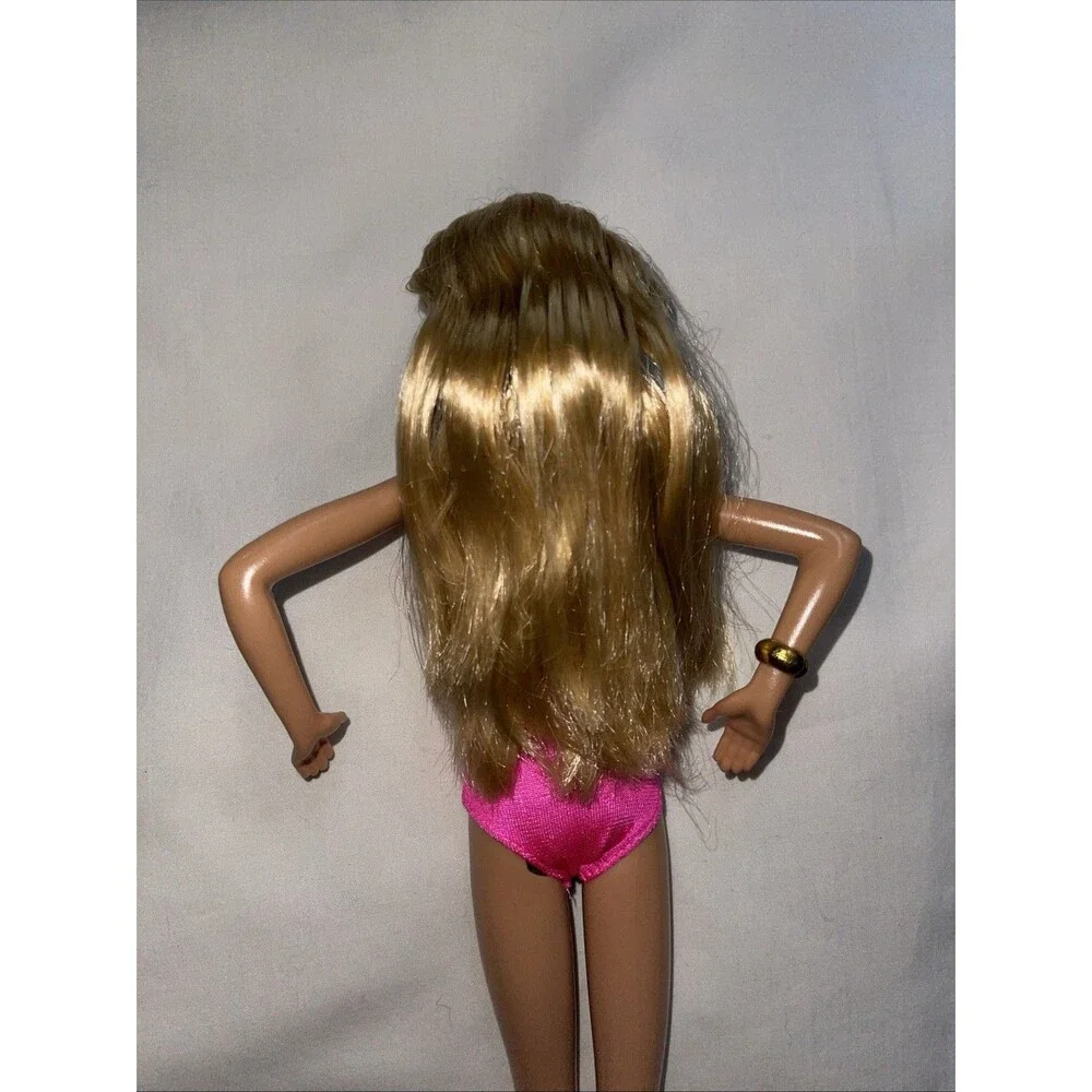 2011 Barbie Basics Model No. 04. Collection 003 (Black Label)